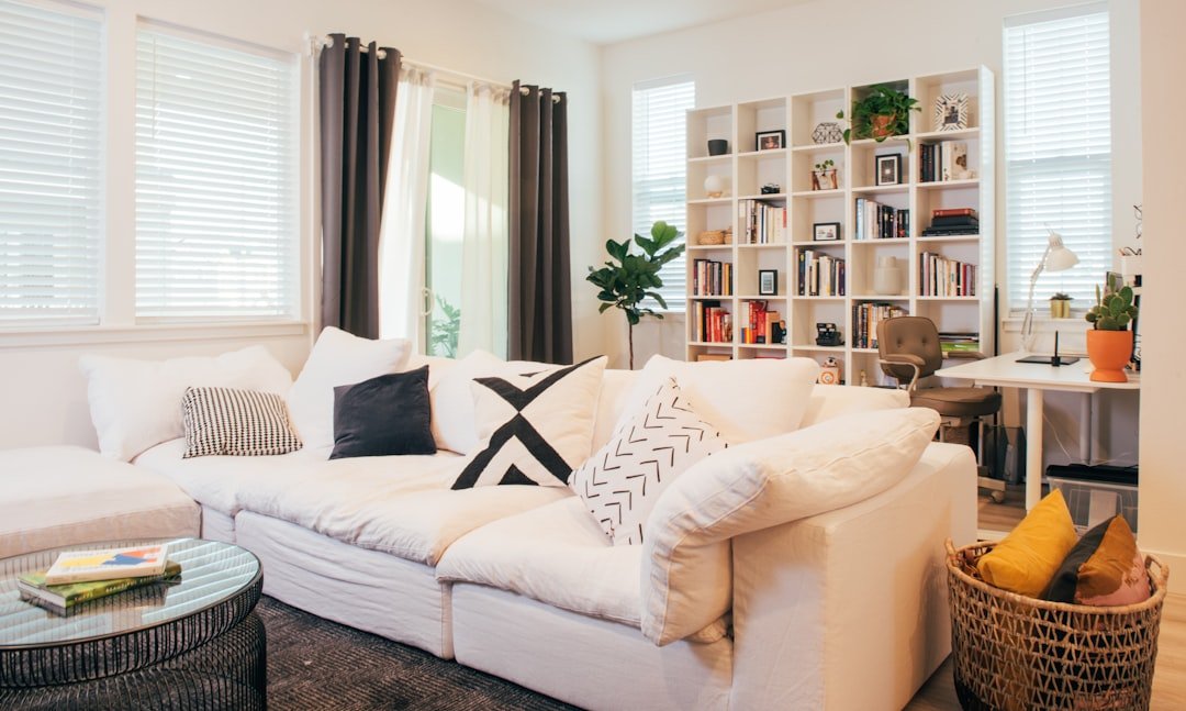 Living room storage using ottoman and baskets to stay tidy